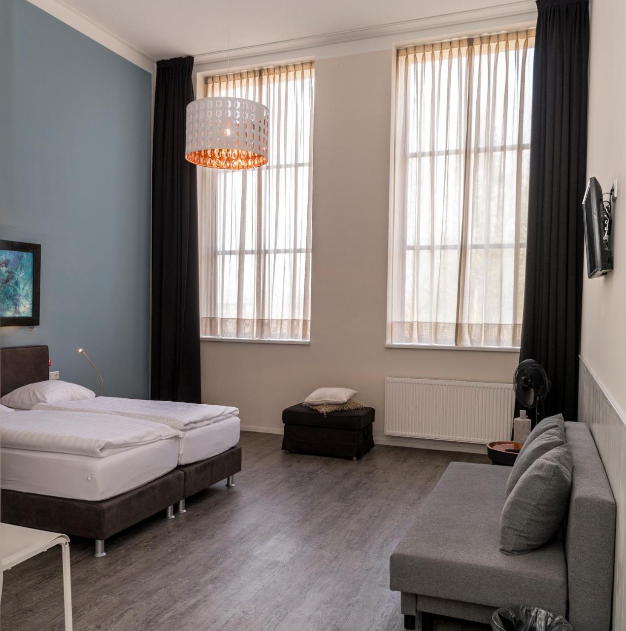 Bed & Breakfast De Oale School Латтроп Экстерьер фото